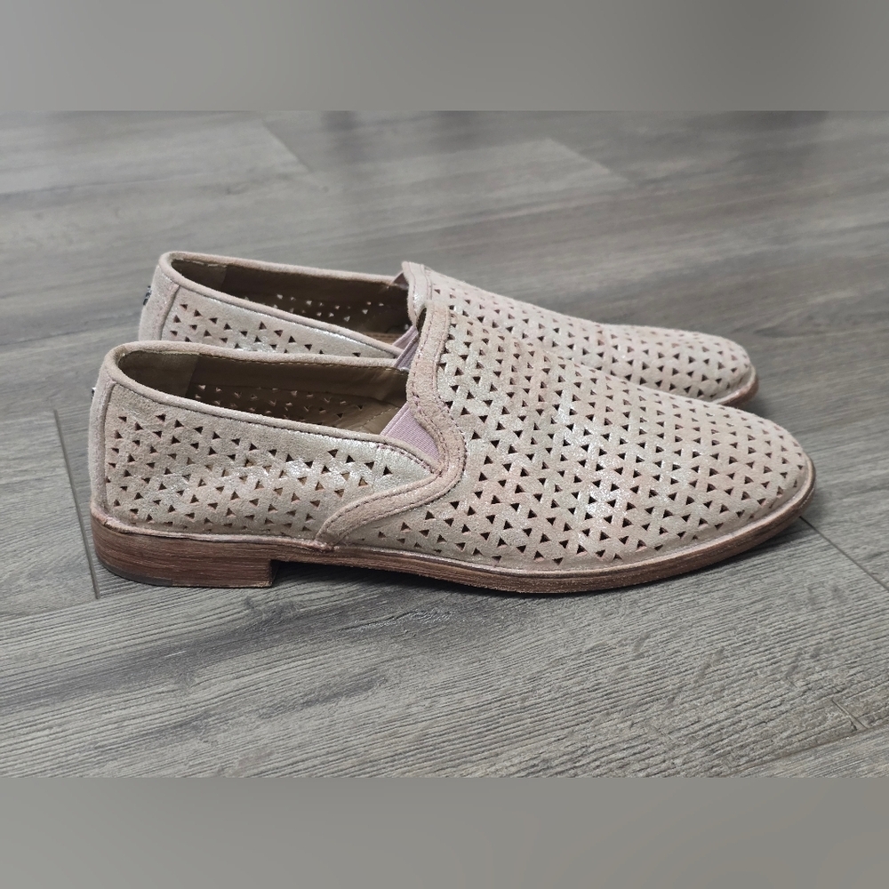 Trask Light Pink Mettalic Flats Loafers Womens Size 7.5